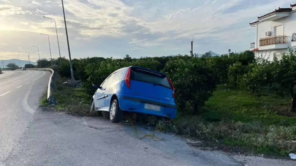 αυτοκίνητο Αγία Τριάδα δρόμος Αρχαιοτήτων