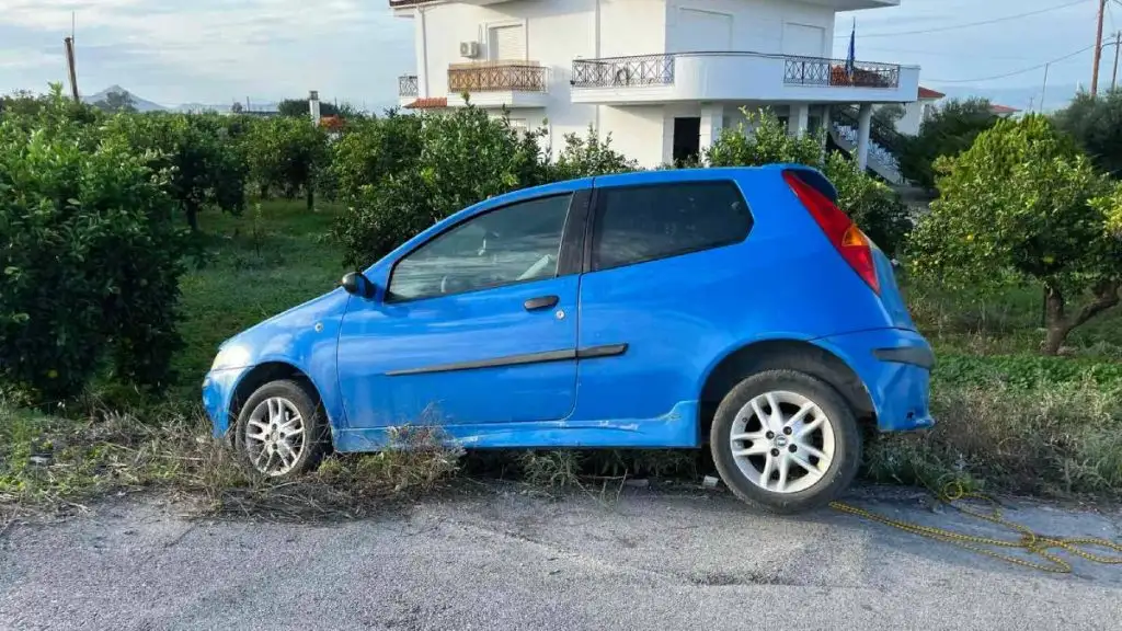 αυτοκίνητο Αγία Τριάδα δρόμος Αρχαιοτήτων