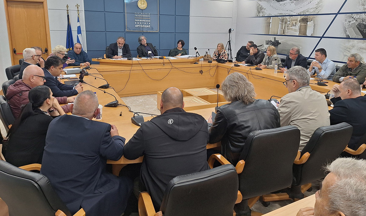 Νέος κανονισμός κοιμητηρίων στον Δήμο Ναυπλιέων: Αναβολή για διαβούλευση – Στο τραπέζι τα τέλη καθαριότητας και η αδειοδότηση τάφων