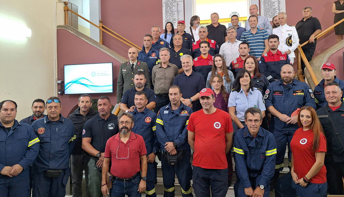137 νέες στολές για τις εθελοντικές ομάδες Πολιτικής Προστασίας στην Κορινθία