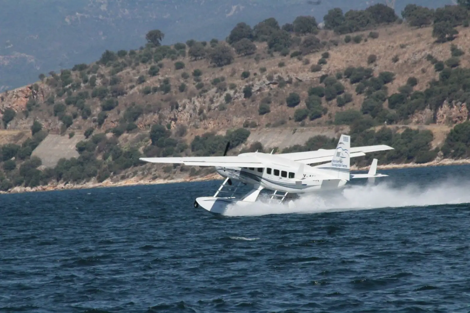 Η Κυλλήνη εγκαινιάζει νέα εποχή με υδροπλάνα