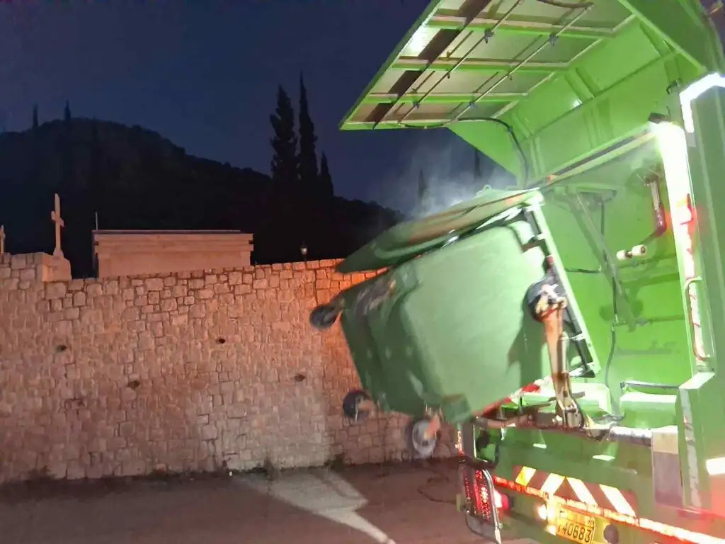 Καθαρισμοί κάδων απορριμμάτων