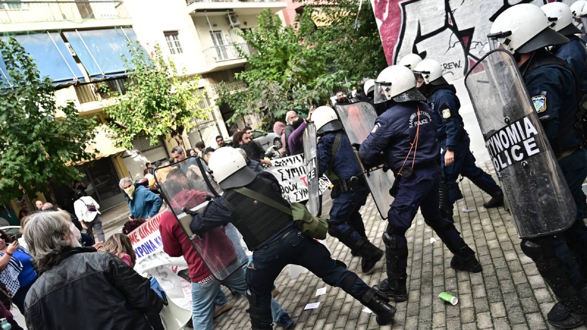 Χημικά σε μαθητές, γονείς και εκπαιδευτικούς – Η ΟΓΕ καταγγέλλει την αστυνομική βία στην Αθήνα