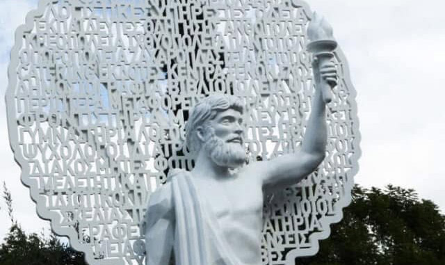 Γιατί διχάζει το άγαλμα του «μικρομεσαίου» Προμηθέα στο Πεδίον του Άρεως – Χαμός στα social media