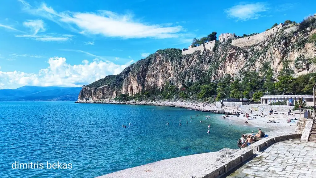 Μπάνια τον Οκτώβριο στην Αρβανιτιά