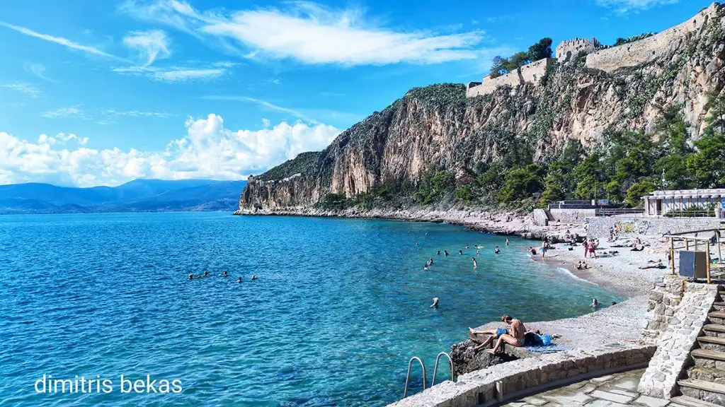 Μπάνια τον Οκτώβριο στην Αρβανιτιά