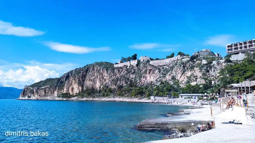 Μπάνια τον Οκτώβριο στην Αρβανιτιά