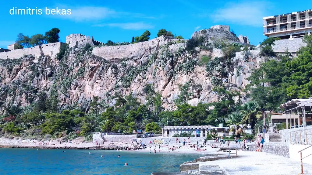 Μπάνια τον Οκτώβριο στην Αρβανιτιά