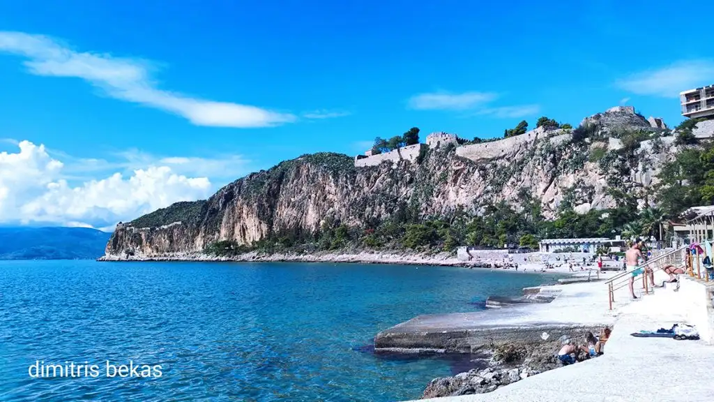 Μπάνια τον Οκτώβριο στην Αρβανιτιά