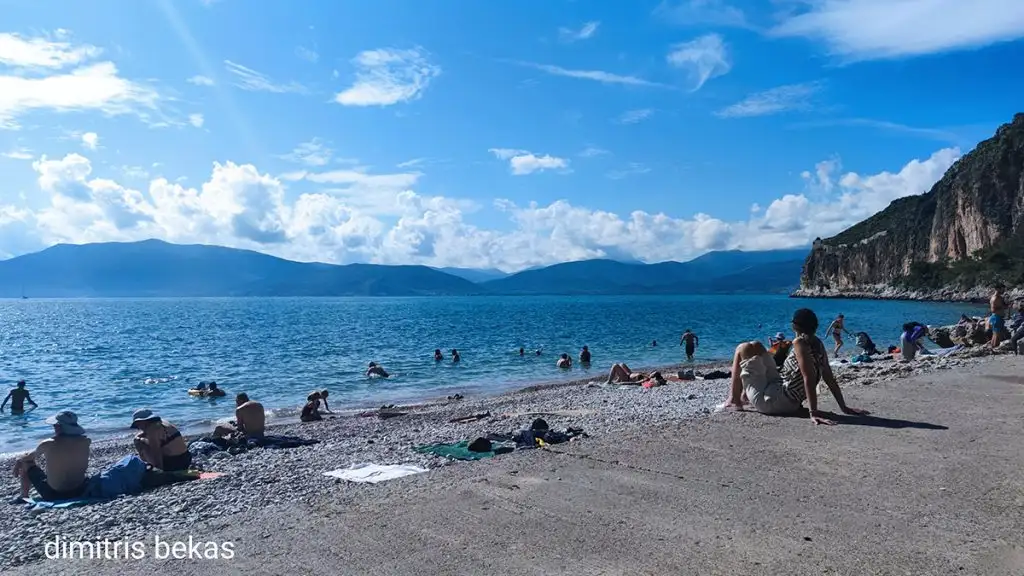 Μπάνια τον Οκτώβριο στην Αρβανιτιά