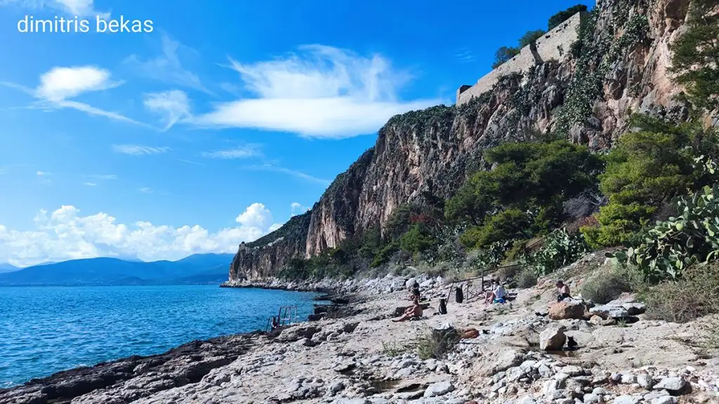 Μπάνια τον Οκτώβριο στην Αρβανιτιά