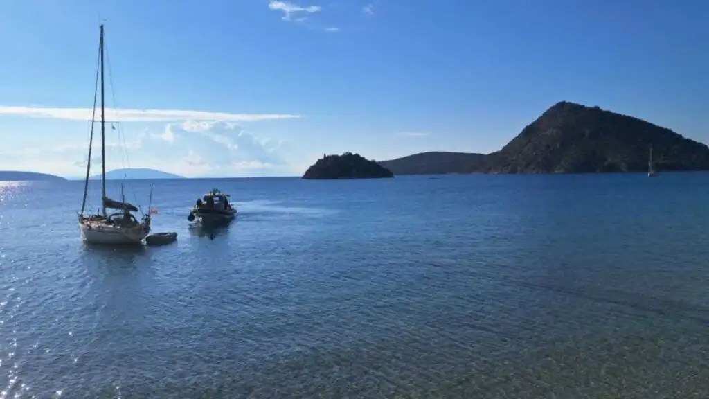 prosaraxi skafous tolo