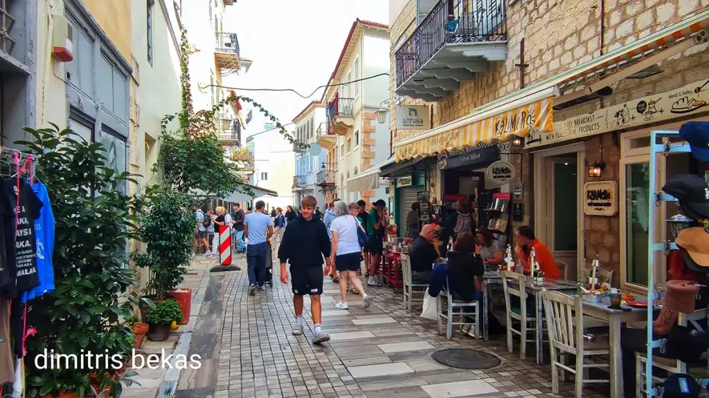 touristes nafplio krouaziera kosmas palia poli (2)