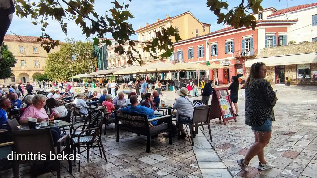 touristes nafplio krouaziera kosmas palia poli (4)