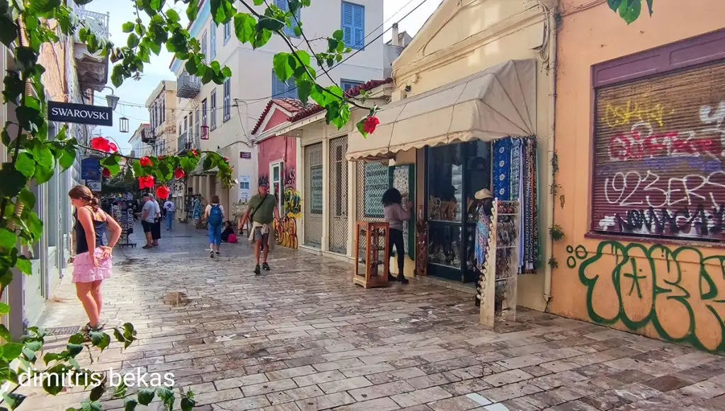 touristes nafplio krouaziera kosmas palia poli (5)