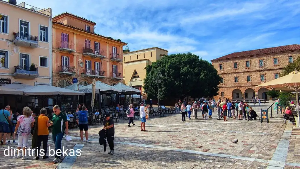 touristes nafplio krouaziera kosmas palia poli (9)