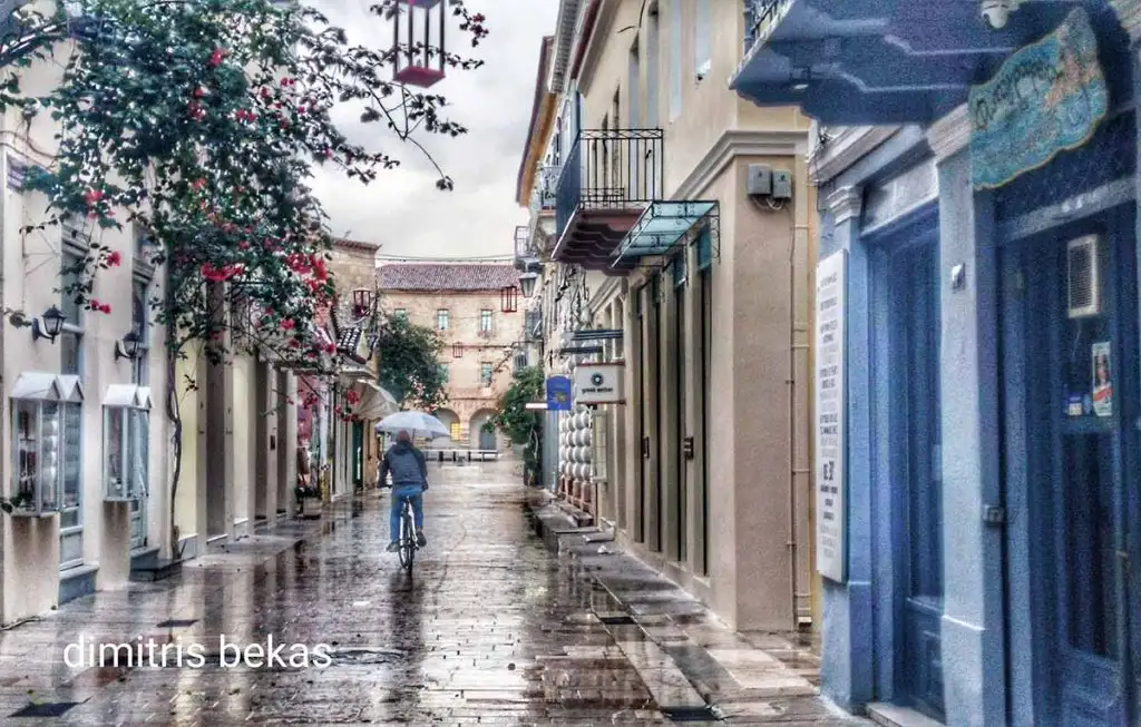 Μια βροχερή μέρα στο Παλιό Ναύπλιο