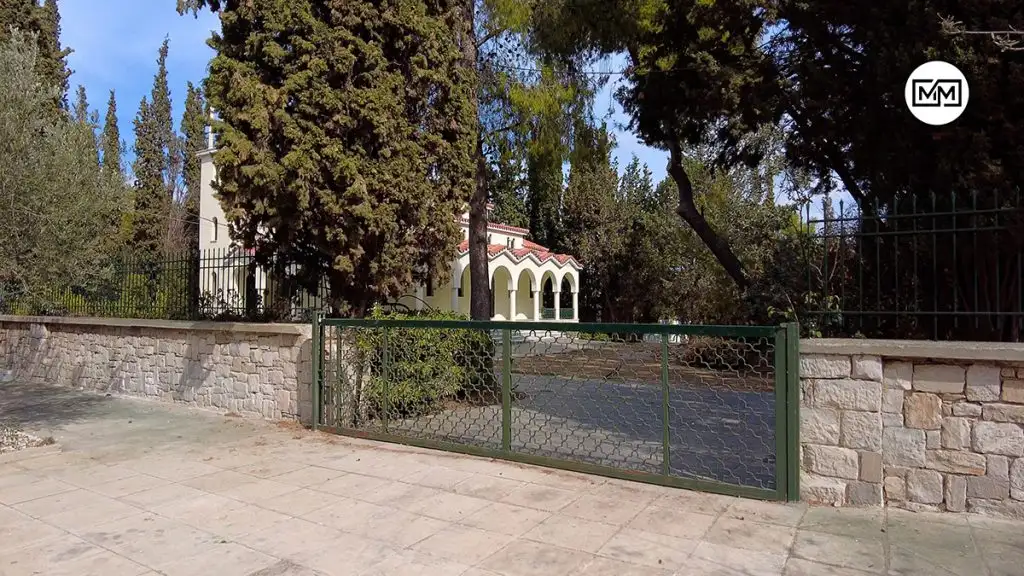 Υπολοχαγός Νατάσσα - Η εκκλησία στην Αττική όπου γυρίστηκε η διάσημη σκηνή με τα πολυβόλα