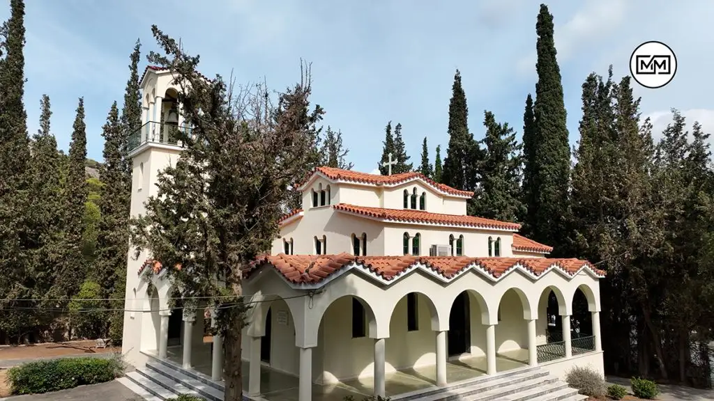 Υπολοχαγός Νατάσσα - Η εκκλησία στην Αττική όπου γυρίστηκε η διάσημη σκηνή με τα πολυβόλα