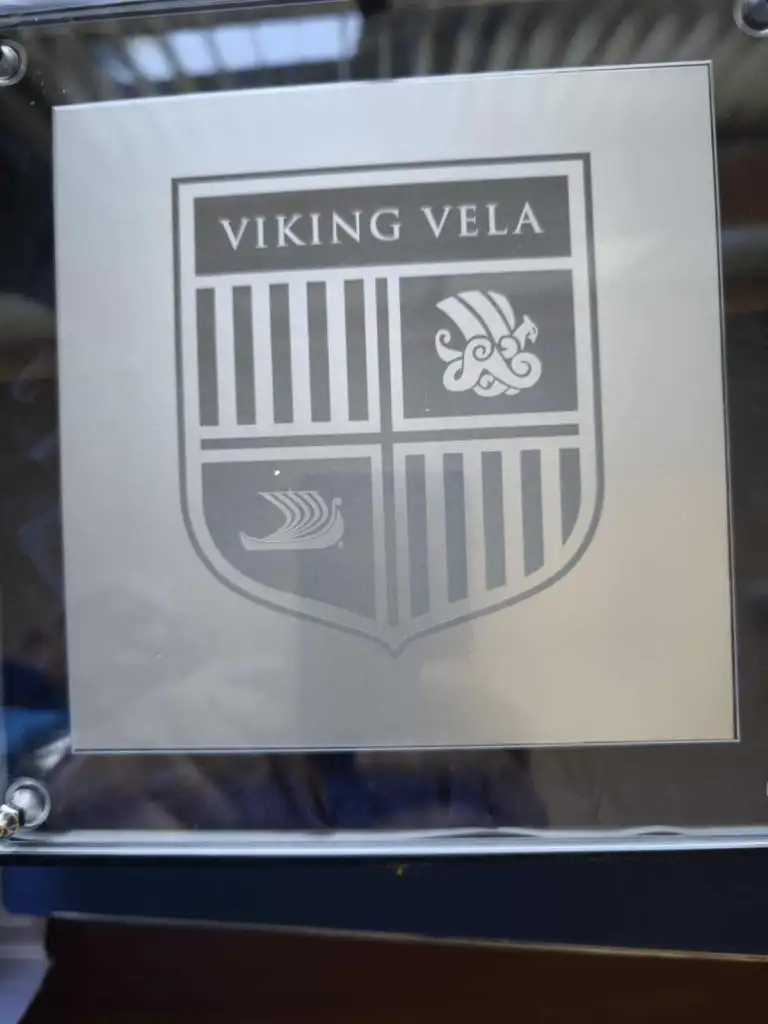 Επίσκεψη Γκούμα στο Viking Vela θυρεός