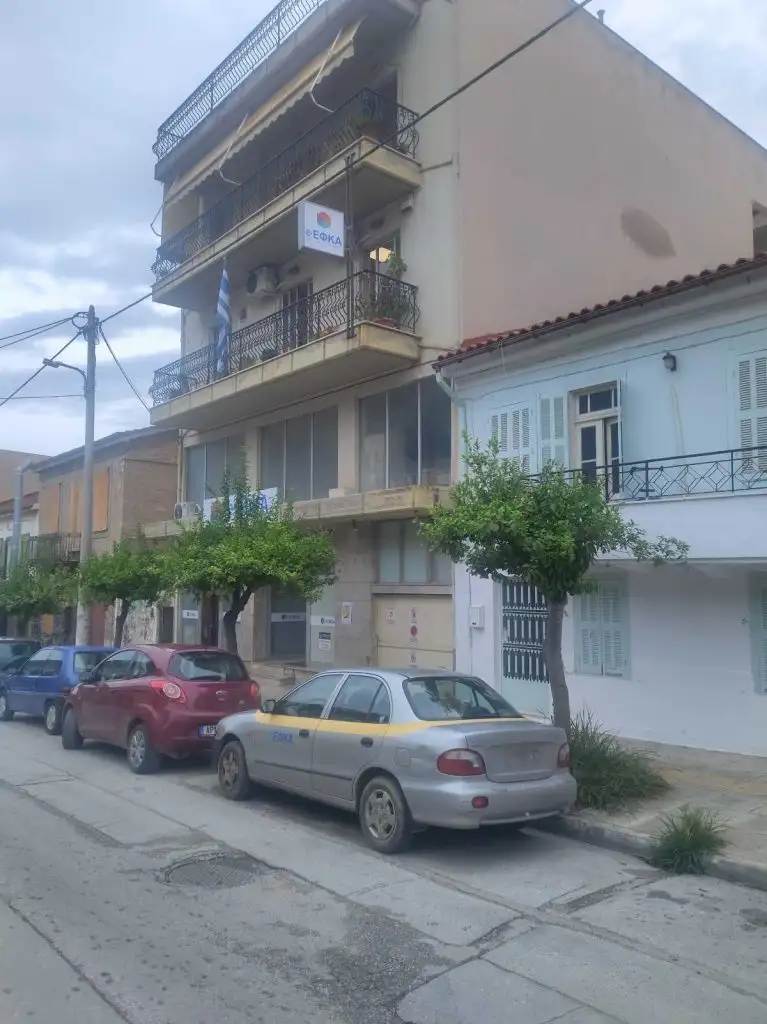 Εγκαταλειμμένο αυτοκίνητο ΕΦΚΑ στο Ναύπλιο