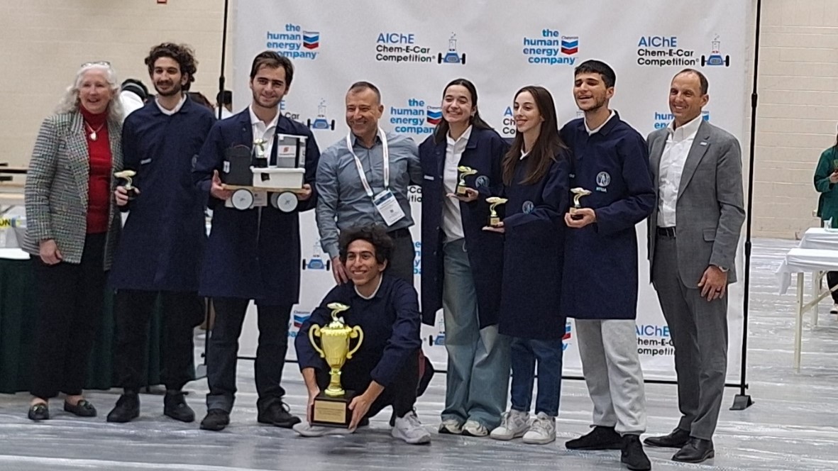 Ο σπουδαστής από το Κουτσοπόδι που κατέκτησε την κορυφή στη Βοστώνη