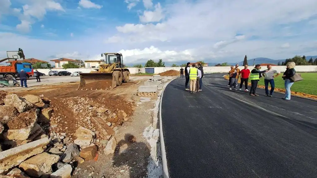 νέο ταρτάν στο Δημοτικό Στάδιο Μελιγαλά