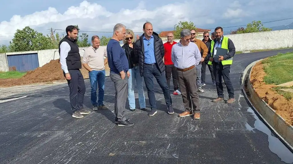 νέο ταρτάν στο Δημοτικό Στάδιο Μελιγαλά