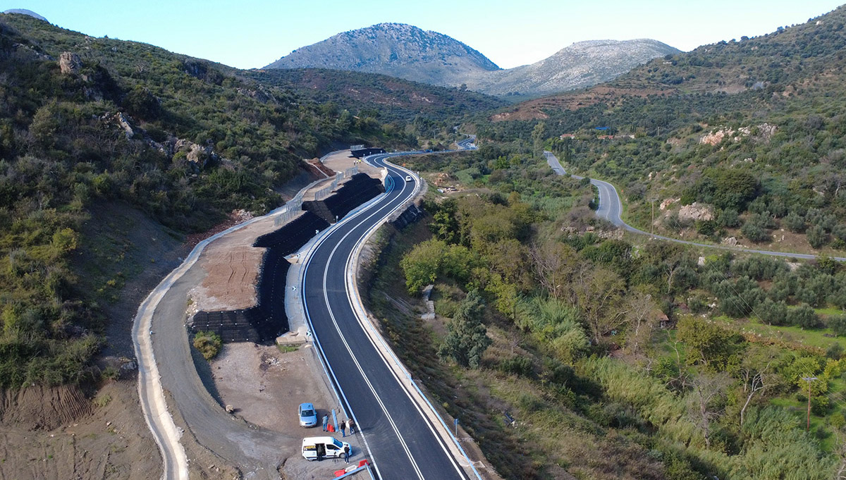 Αυτός είναι ο νέος δρόμος – στολίδι που αλλάζει την πρόσβαση στη Μάνη (Βίντεο)