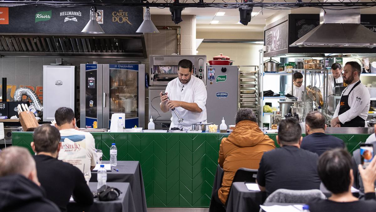 Εκπαιδευτικά σεμινάρια για επαγγελματίες σεφ από την Ελληνική Οργάνωση Παραγωγών Υδατοκαλλιέργειας σε συνεργασία με τον ΣΕΤΕ 