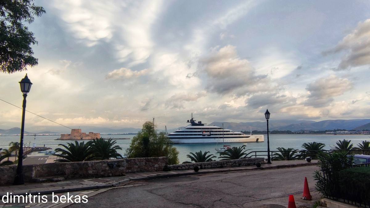 Emerald Azzurra: Ένα διαμάντι στο λιμάνι του Ναυπλίου