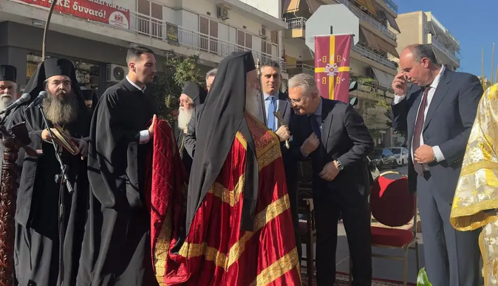 Με κάθε λαμπρότητα υποδέχθηκε το νέο της Μητροπολίτη κ. Παύλο η Κόρινθος