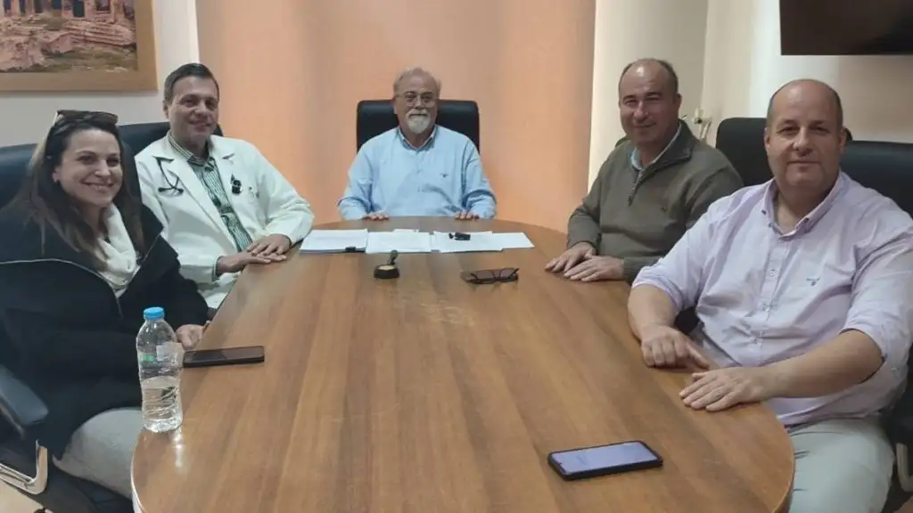 Στο Γενικό Νοσοκομείο Κορίνθου οι Αντιπεριφερειάρχες Γκιολής και Μέλλος για την πορεία της ενεργειακής αναβάθμισης