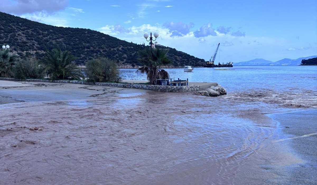 Ερμιόνη: Θύελλα βροχής βύθισε την πόλη στη λάσπη (Βίντεο)