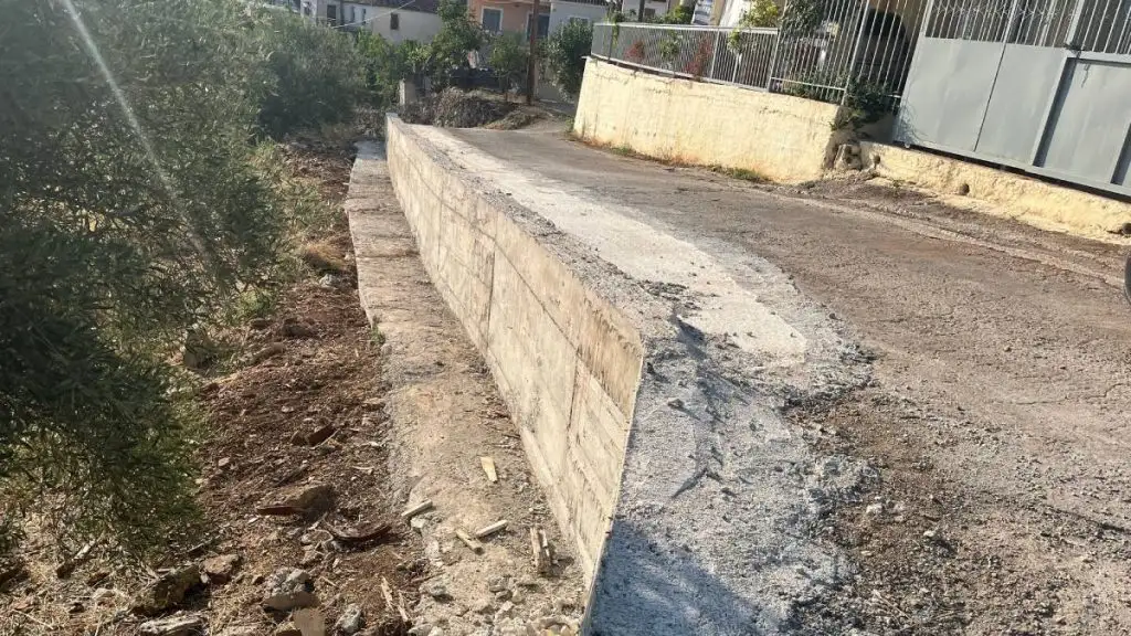 τοιχία αντιστήριξης σε Σκοτεινή, Σχινοχώρι και Μαλαντρένι