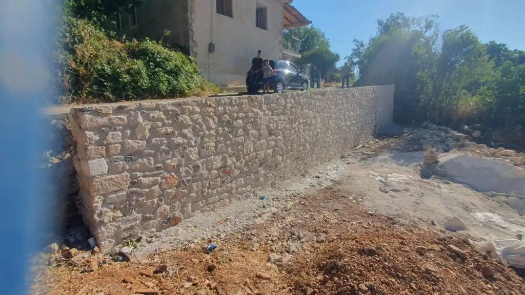 τοιχία αντιστήριξης σε Σκοτεινή, Σχινοχώρι και Μαλαντρένι