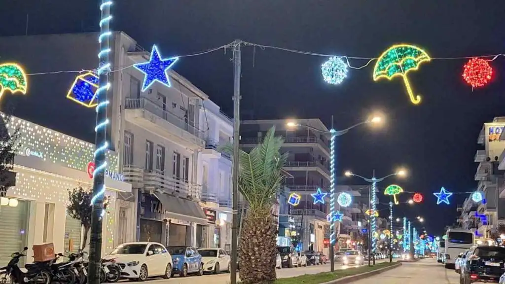 Κόρινθος στολισμένη Χριστουγεννιάτικα