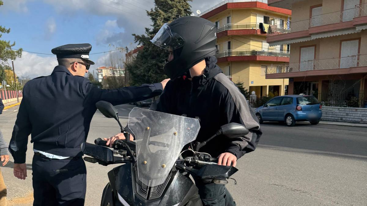 Κράνος ή πρόστιμο 350 ευρώ: Τι έδειξαν οι έλεγχοι της Τροχαίας