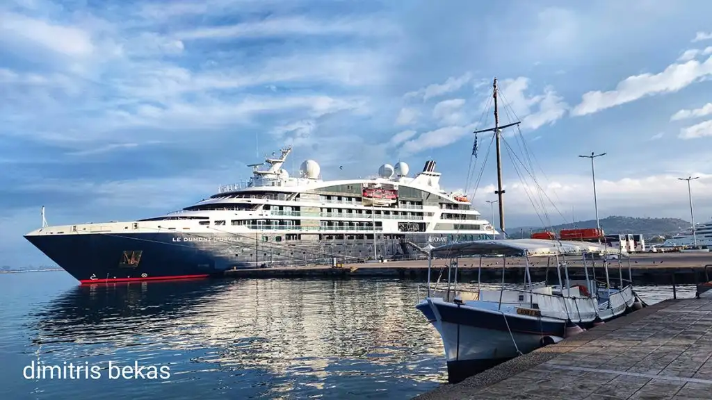 Το κρουαζιερόπλοιο le dumont d'urville στο Ναύπλιο