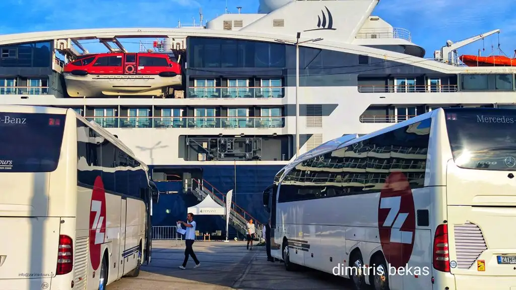 Το κρουαζιερόπλοιο le dumont d'urville στο Ναύπλιο