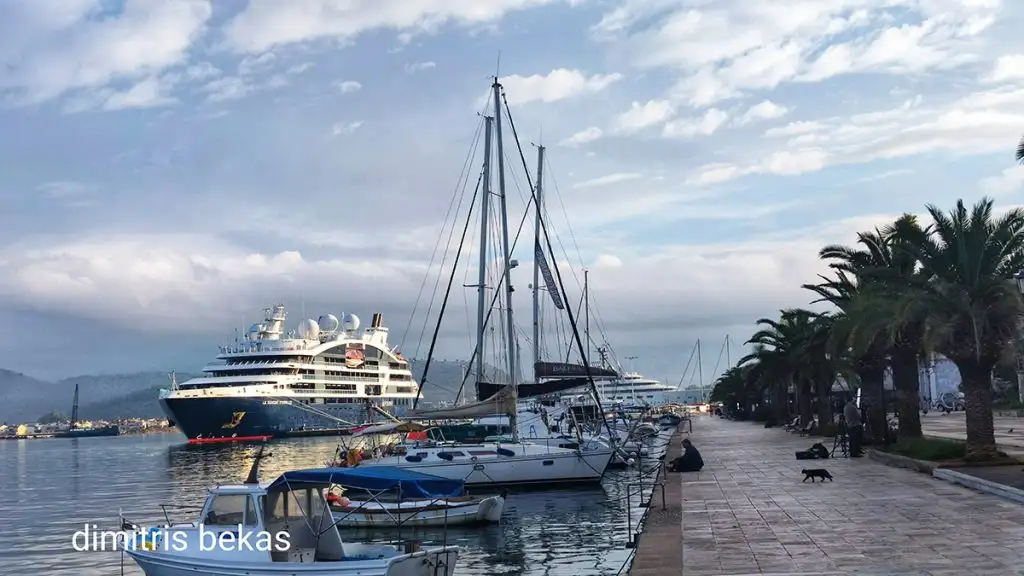 Το κρουαζιερόπλοιο le dumont d'urville στο Ναύπλιο