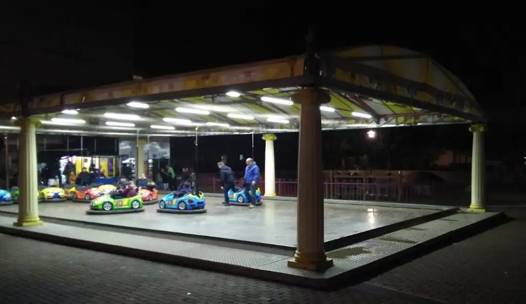 Λούνα παρκ συγκρουόμενα