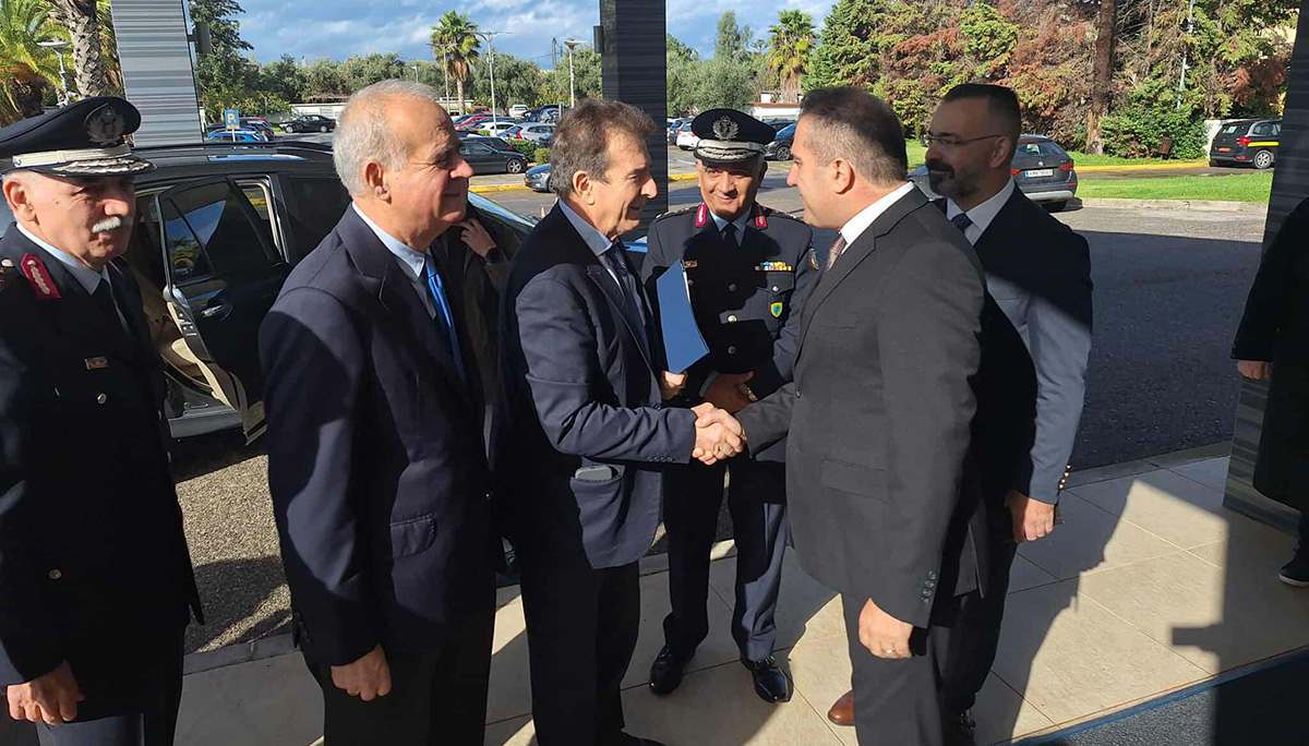 Μεσσηνία: «Υπουργοί καταφθάνουν κατά κύματα και τάζουν λαγούς με πετραχήλια»