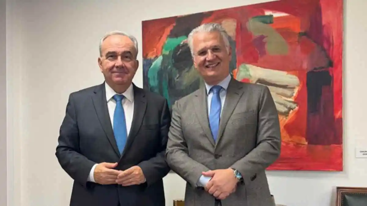 Συνάντηση του Περιφερειάρχη Πτωχού με τον Αναπλ. Υπουργό Εθνικής Οικονομίας Νίκο Παπαθανάση