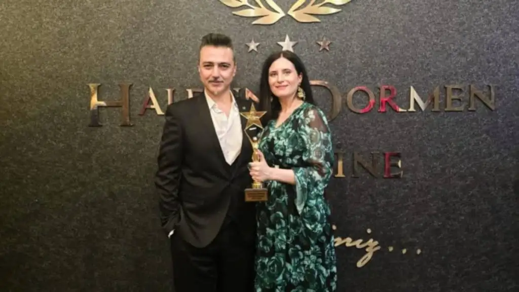 Σοφία Καψούρου sofia kapsourou & çağlar i̇şgören (1)