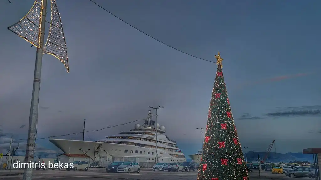 Χριστουγεννιάτικος στολισμός στο Ναύπλιο 2025