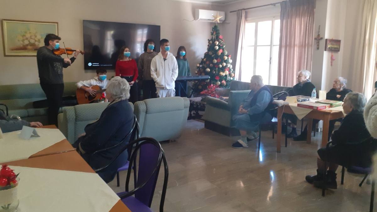 Ναύπλιο: Οι μαθητές του 1ου ΓΕΛ στηρίζουν το Γηροκομείο με πράξη αγάπης