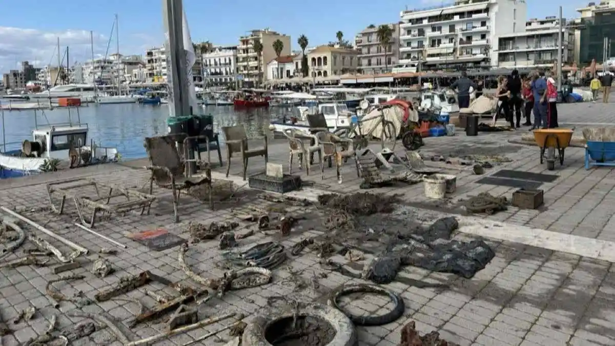 Πεντακάθαρο το λιμάνι Καλαμάτας μετά τον υποβρύχιο καθαρισμό