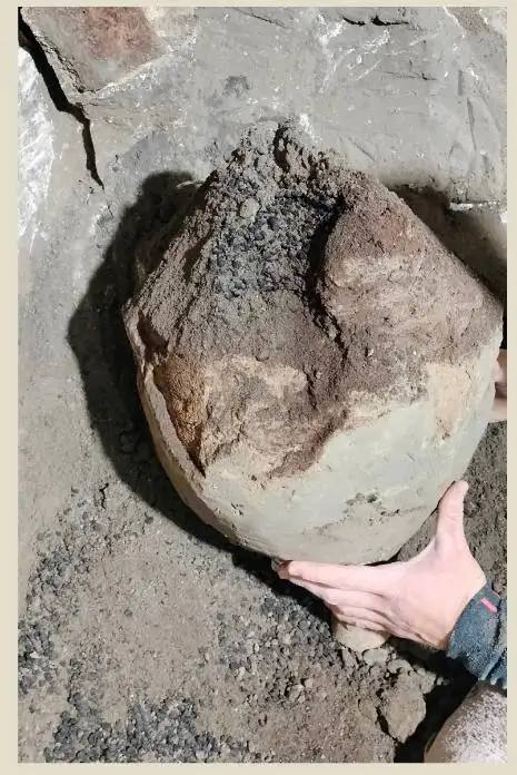 pompei. lavori di completamento dello scavo del quartiere di servizio della villa imperiali in localita civita giuliana 6.pdf