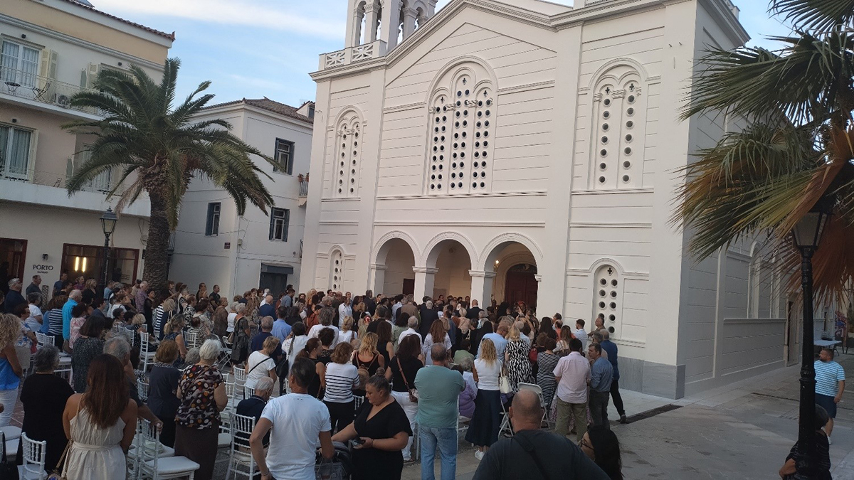 Στον Αϊ-Νικόλα των θαλασσινών